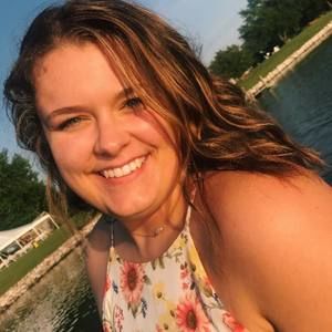 Meet your Posher, Maura